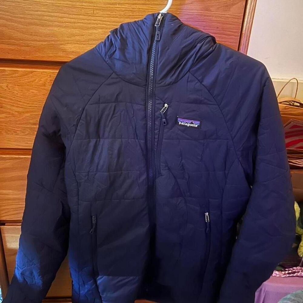 Patagonia Women's Navy and Blue Jacket